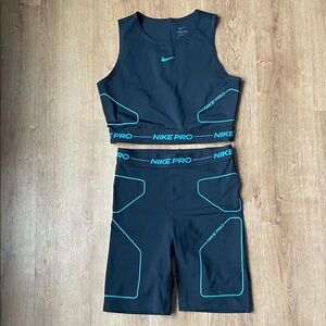 Women’s Nike Pro Dri-Fit Set size small.